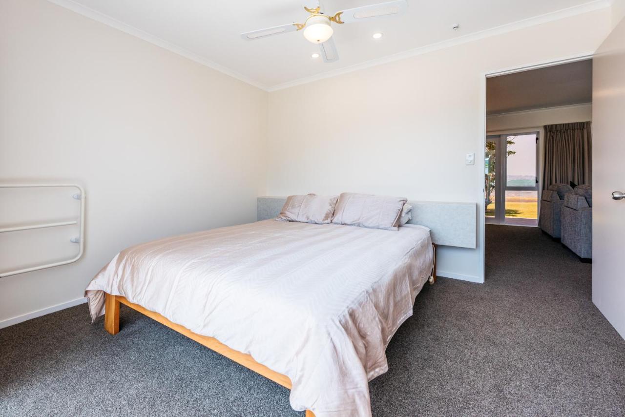 Number Six - Oneroa Holiday Home ภายนอก รูปภาพ