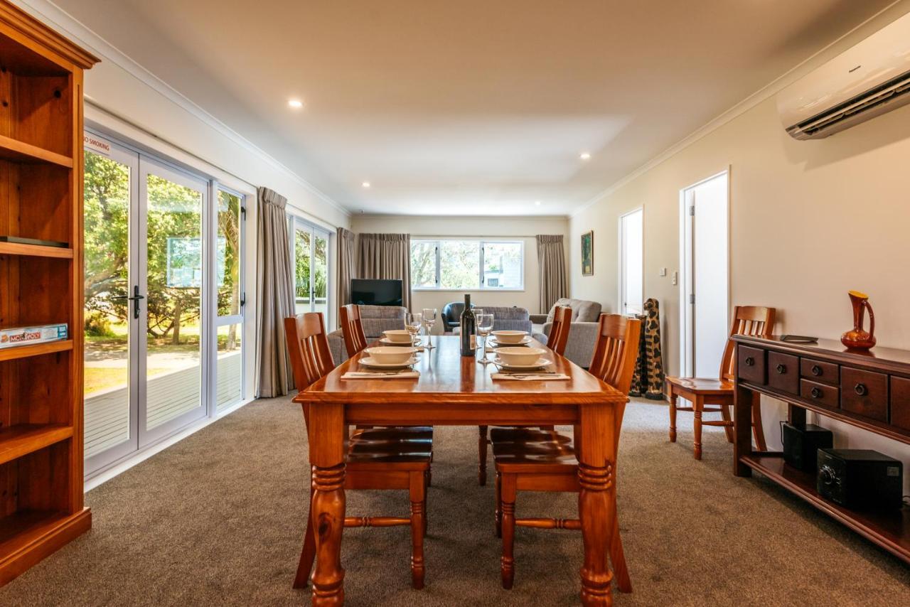 Number Six - Oneroa Holiday Home ภายนอก รูปภาพ